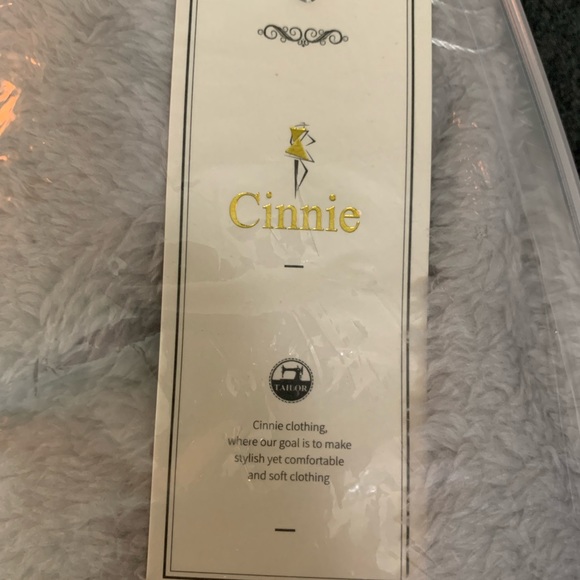 Gray Fleece Long Sleeve Top & Pants - Picture 5 of 8